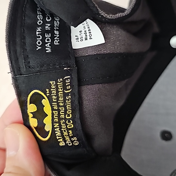 Batman Hooded Jacket and Batman Cap - Picture 12 of 12